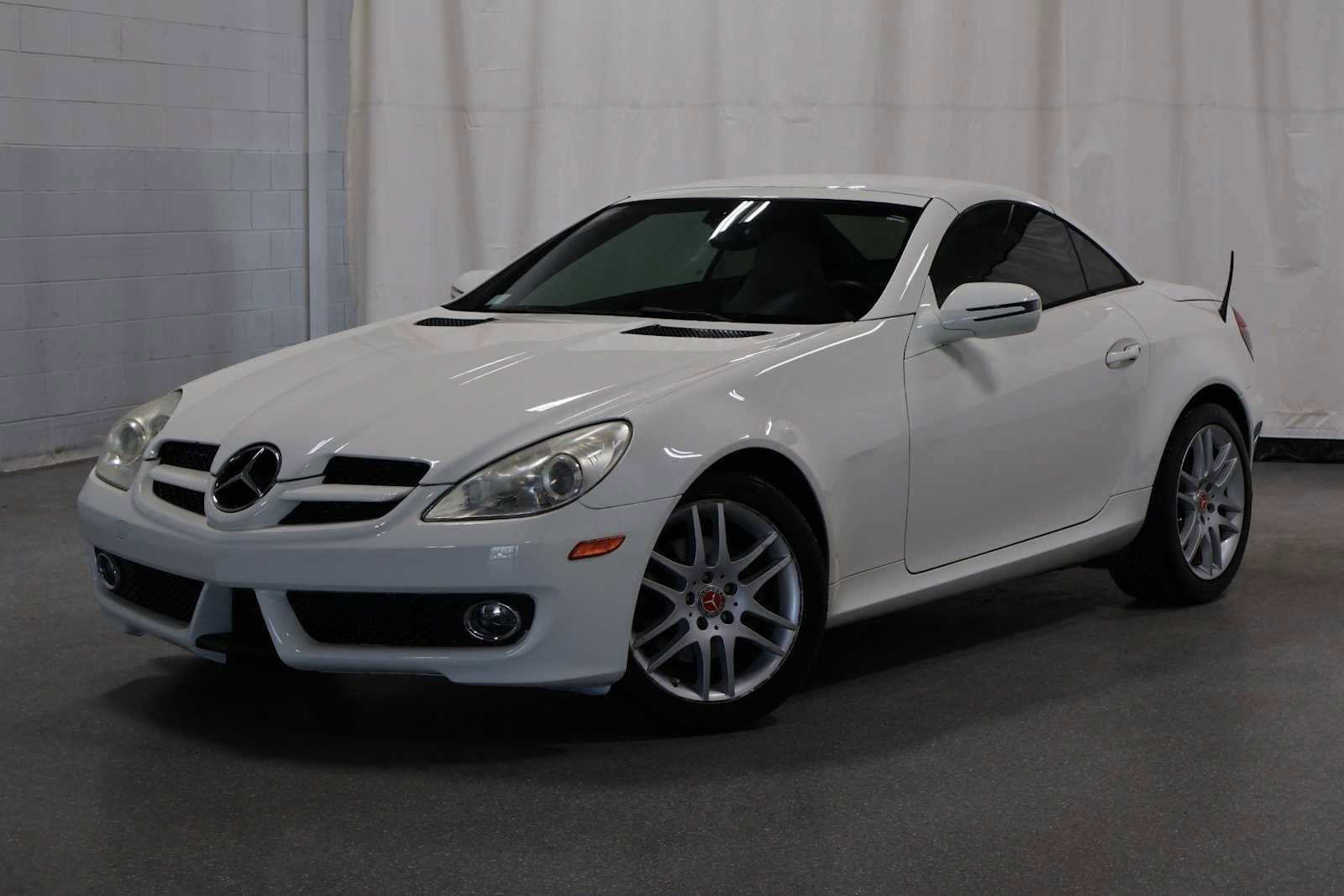 Used 2009 Mercedes-Benz SLK 300 image 1