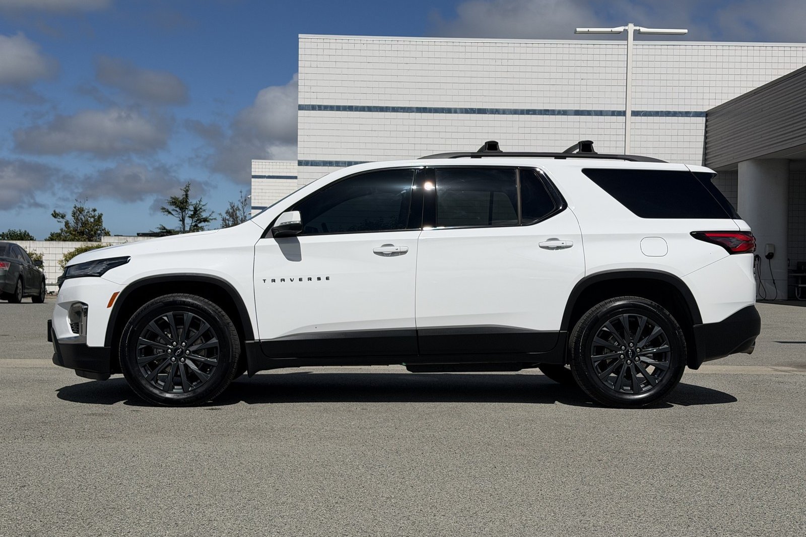 Used 2023 Chevrolet Traverse RS w/ LPO, Floor Liner Package AWD/4WD image 7