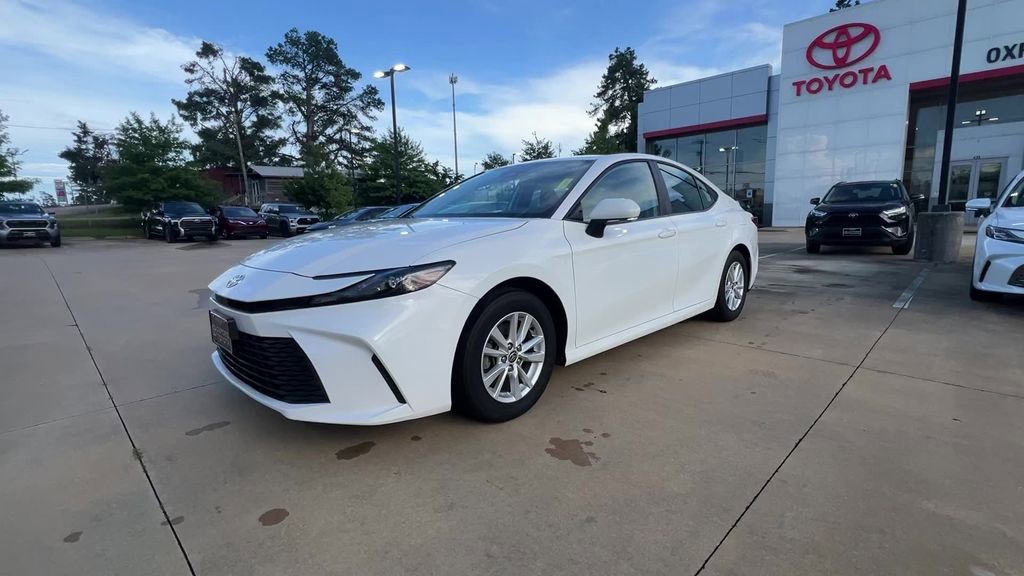 Used 2025 Toyota Camry LE FWD image 2