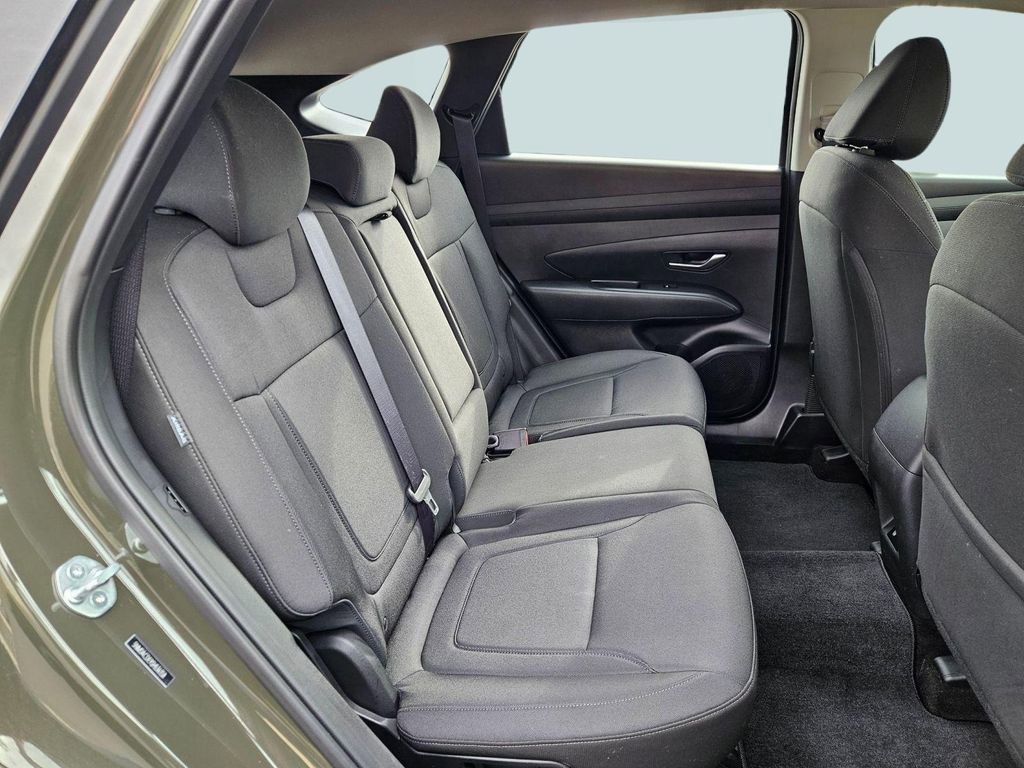 Certified 2025 Hyundai Tucson SE image 28