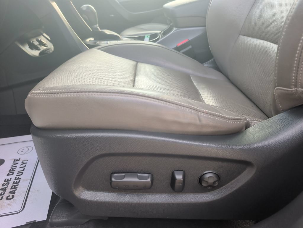 Used 2018 Hyundai Santa Fe AWD image 9