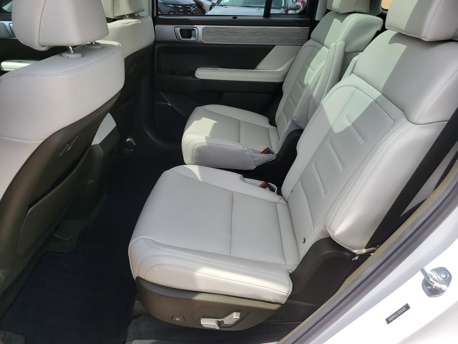 Used 2025 Hyundai Santa Fe Calligraphy FWD image 13