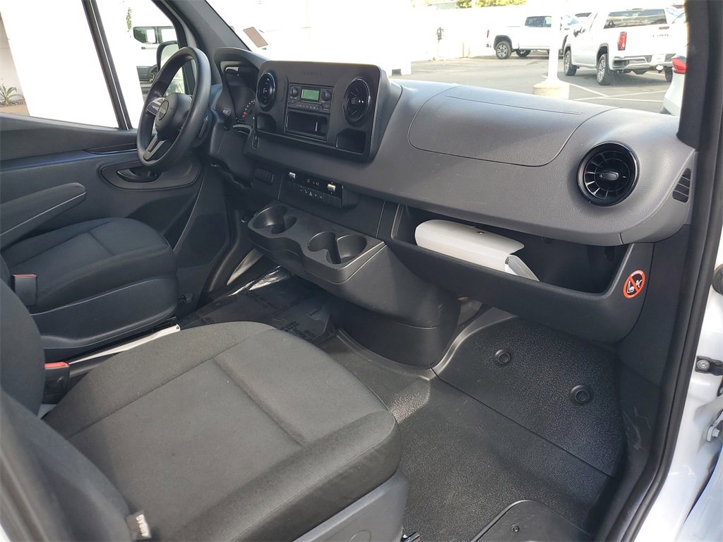 Used 2019 Freightliner Sprinter 3500 image 16