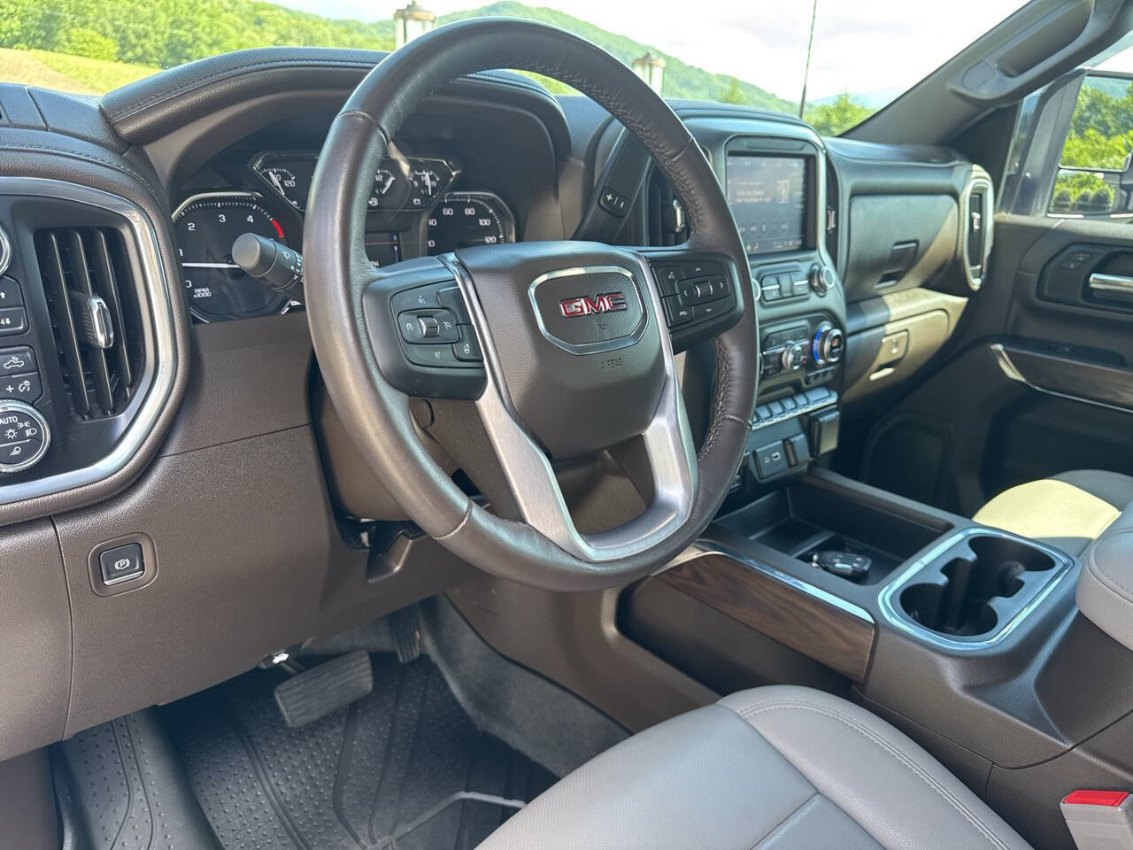 Used 2023 GMC Sierra 3500 SLT w/ SLT Convenience Package AWD/4WD image 16