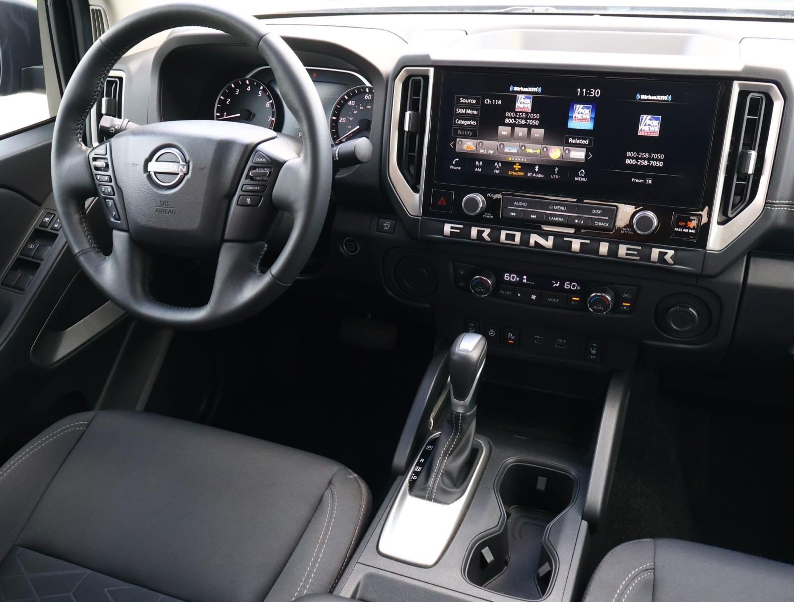 Used 2025 Nissan Frontier SV w/ SV Convenience Package RWD image 12