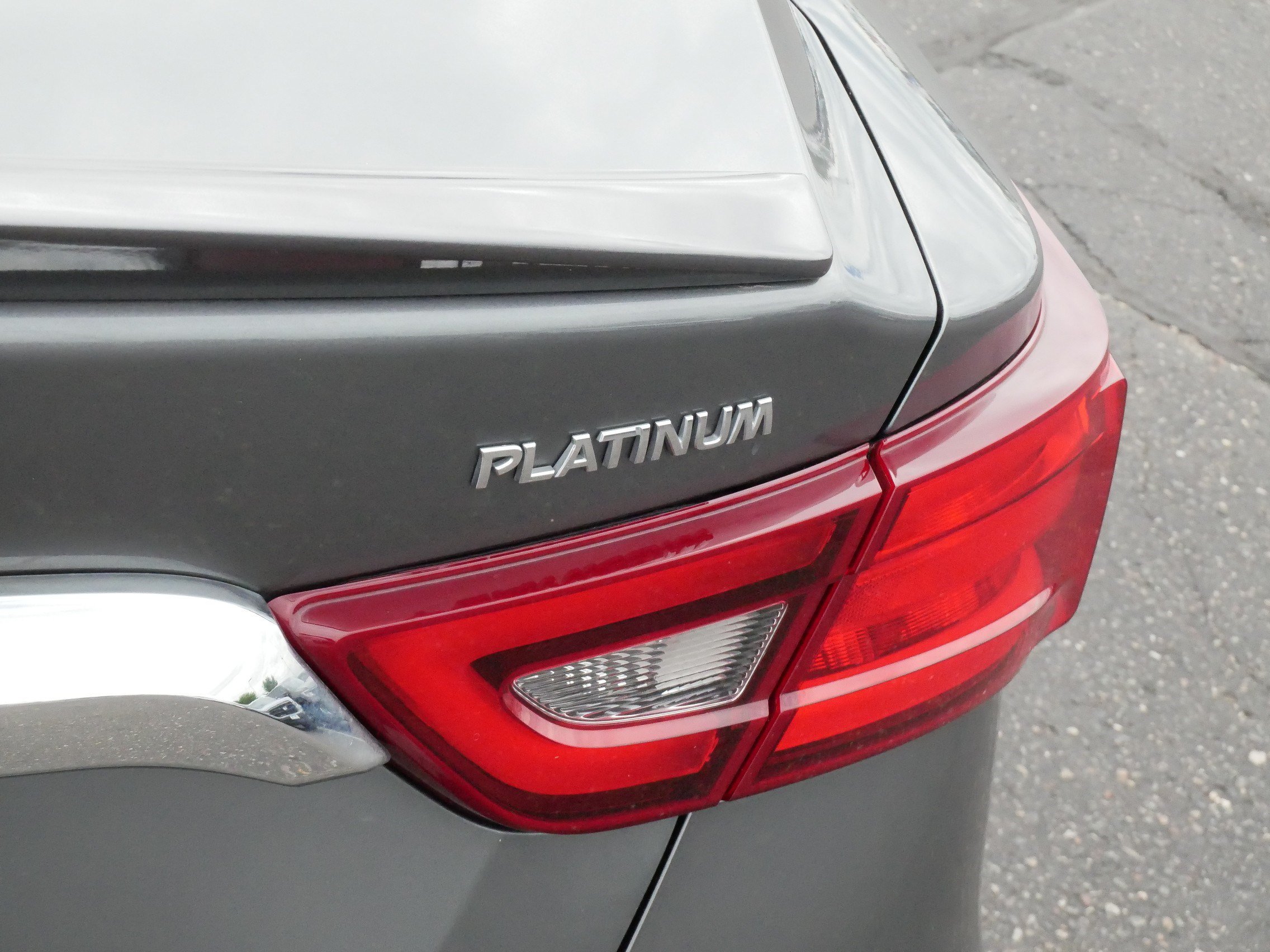 Used 2018 Nissan Maxima Platinum FWD image 17