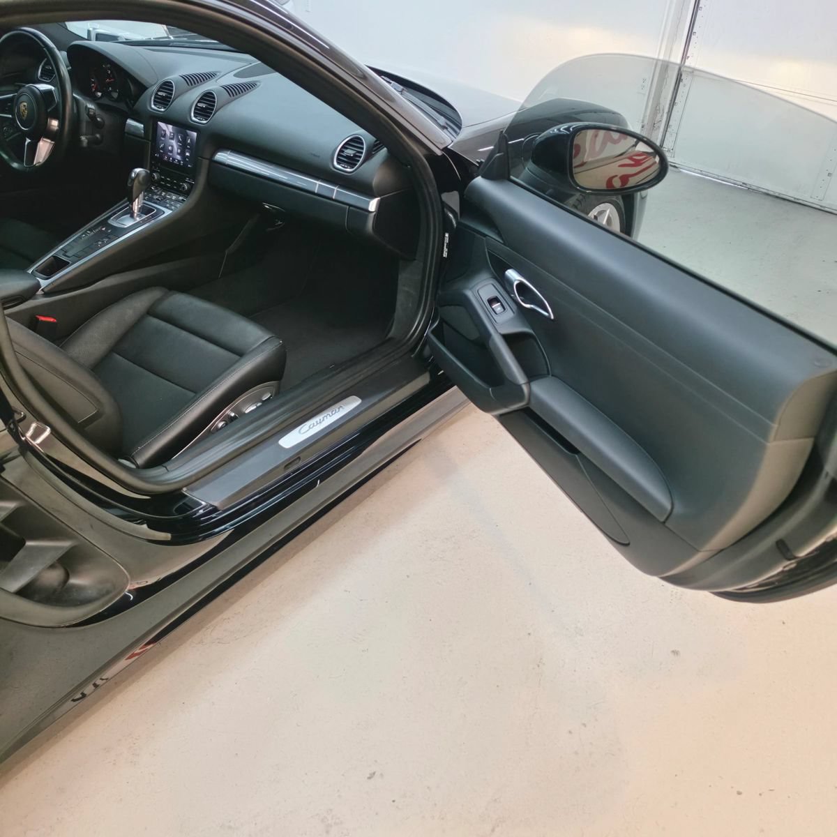 Used 2017 Porsche 718 Cayman RWD image 20