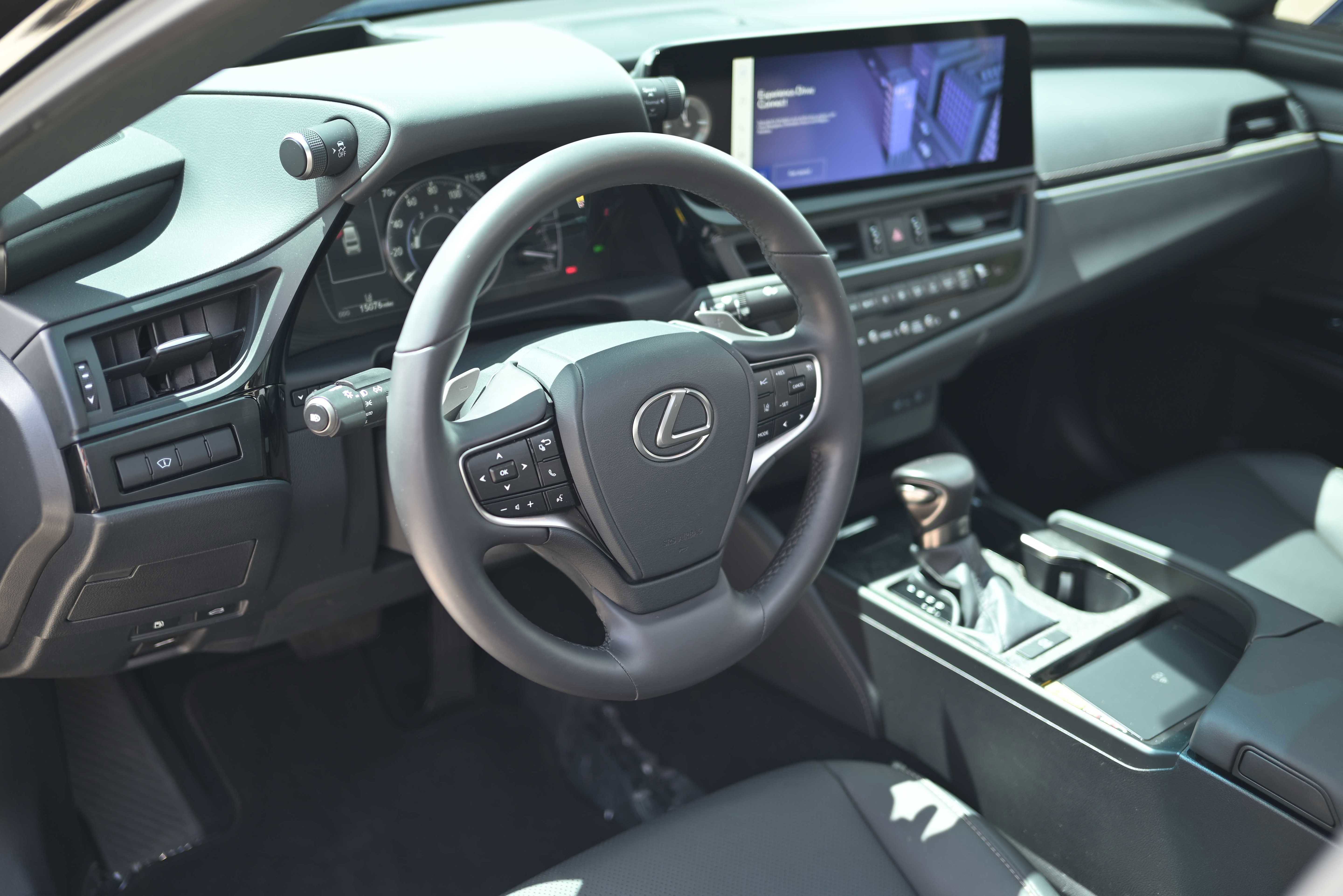 Used 2025 Lexus ES 350 w/ Premium Package image 7