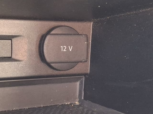Used 2018 Volkswagen Tiguan SEL Premium AWD/4WD image 24