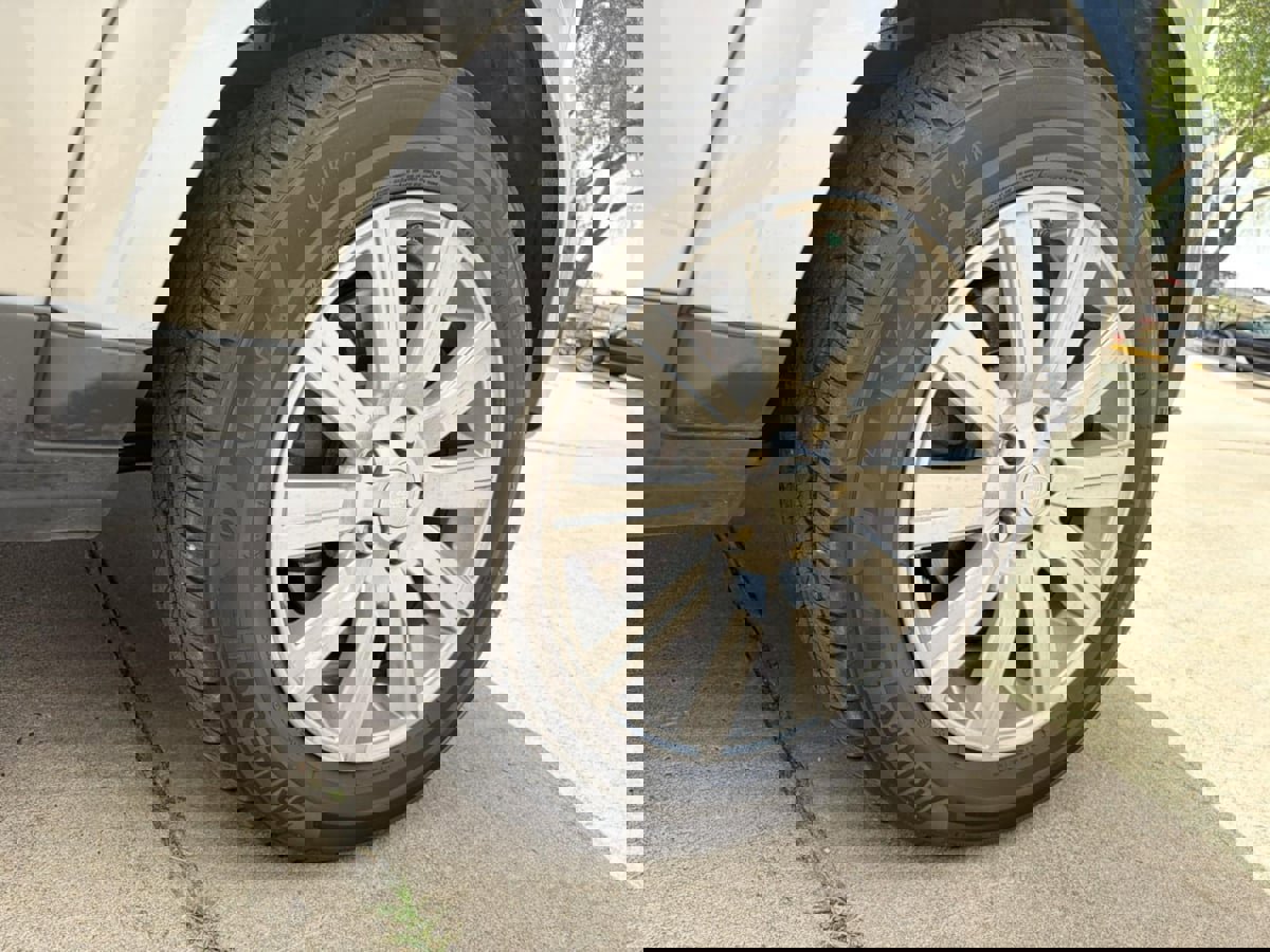 Used 2016 Land Rover LR4 image 22