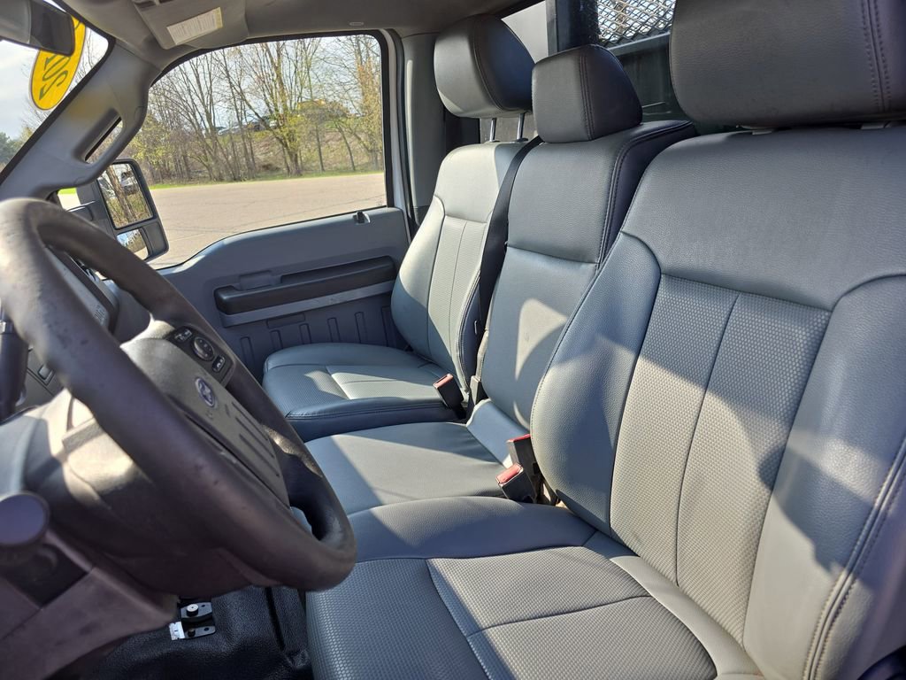 Used 2016 Ford F550 2WD Regular Cab Super Duty image 12