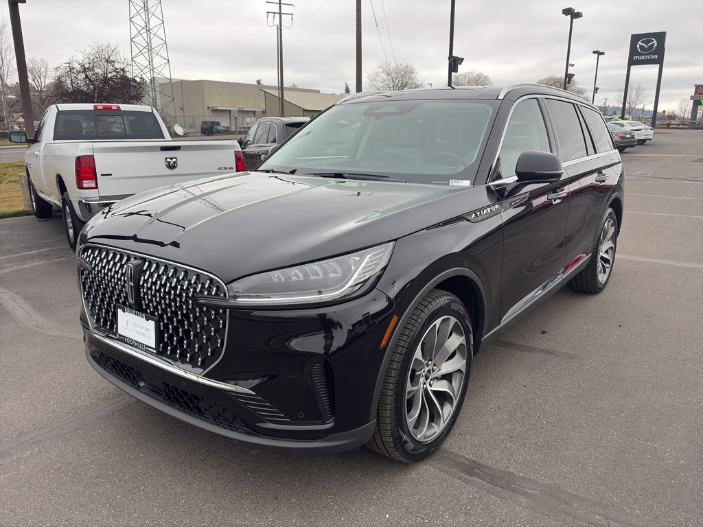New 2026 Lincoln Aviator Premiere image 3