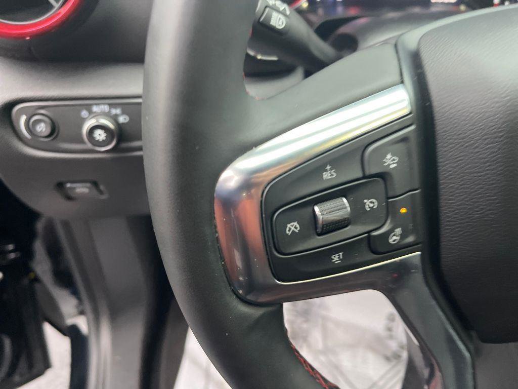 Used 2025 Chevrolet Blazer RS FWD image 11