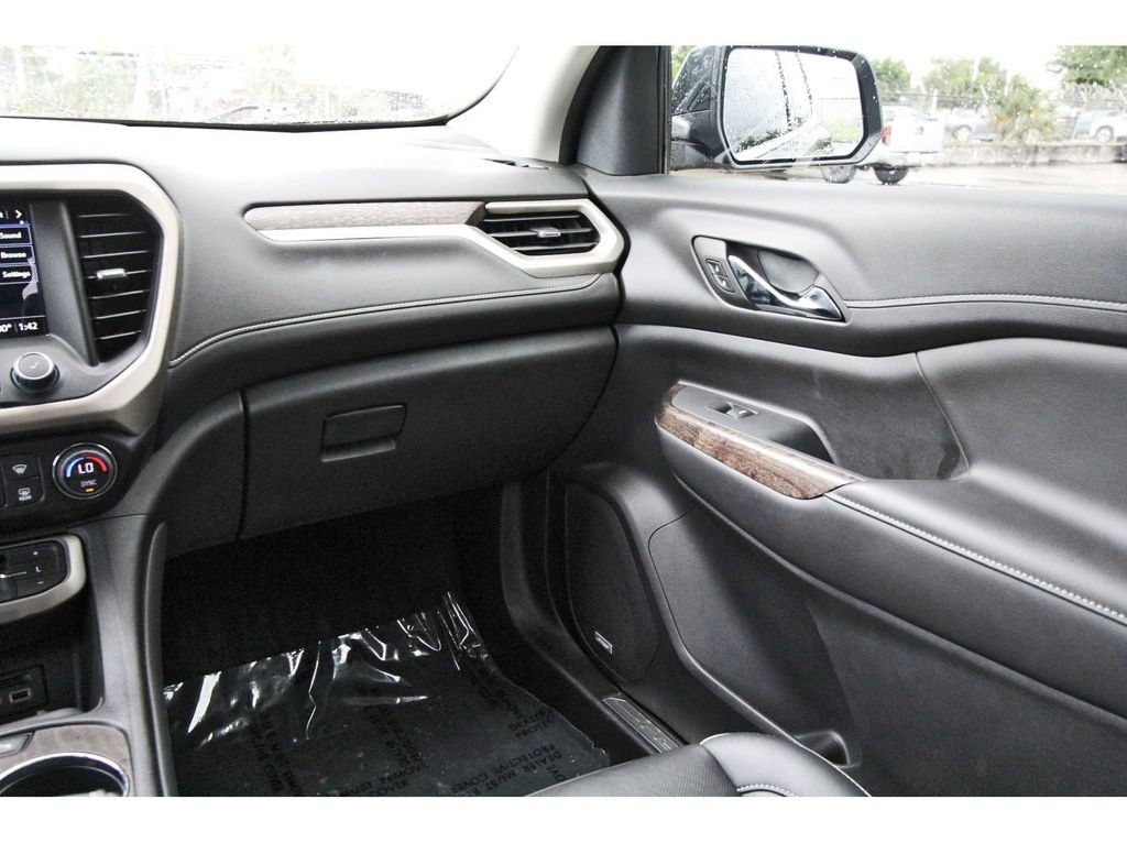Used 2023 GMC Acadia Denali w/ Denali Ultimate Package FWD image 10