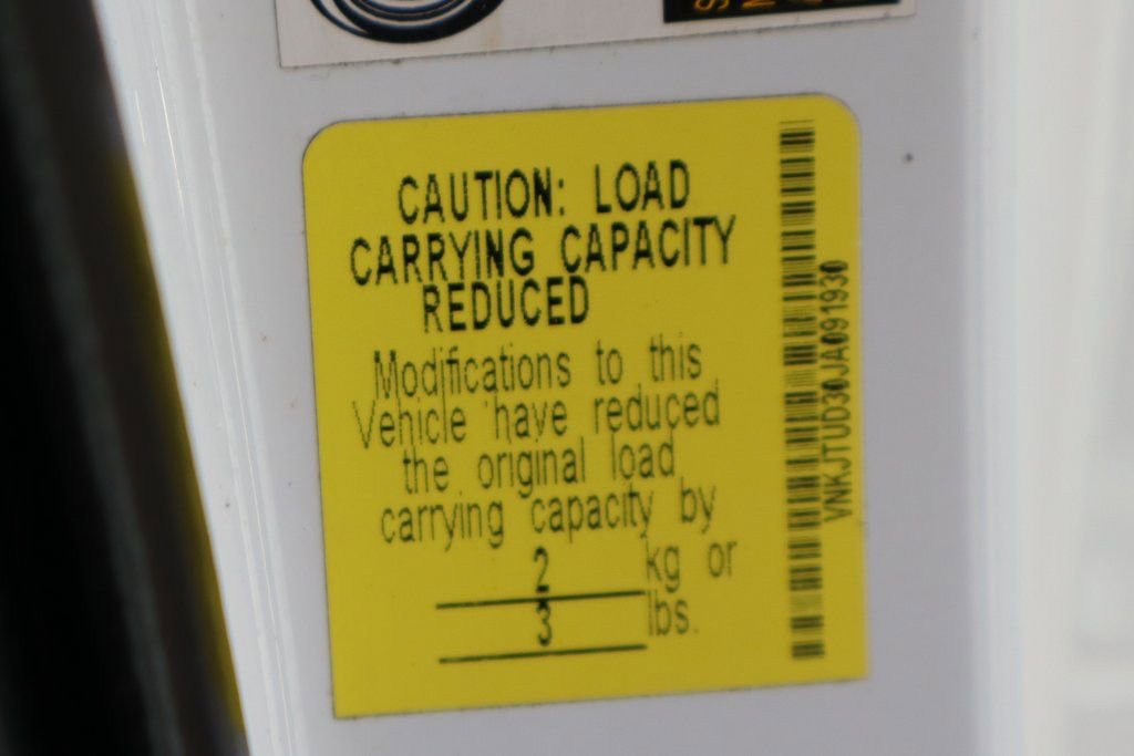 Used 2018 Toyota Yaris LE w/ Carpet Mat Package FWD image 43