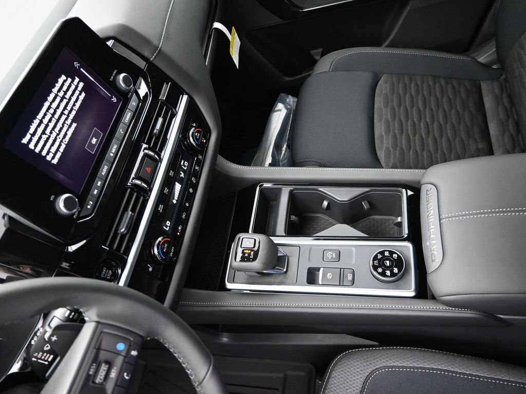 Used 2025 Nissan Pathfinder SV image 17