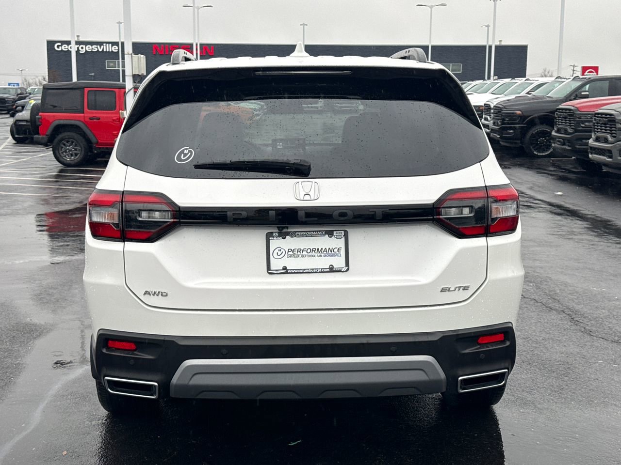 Used 2023 Honda Pilot Elite image 4