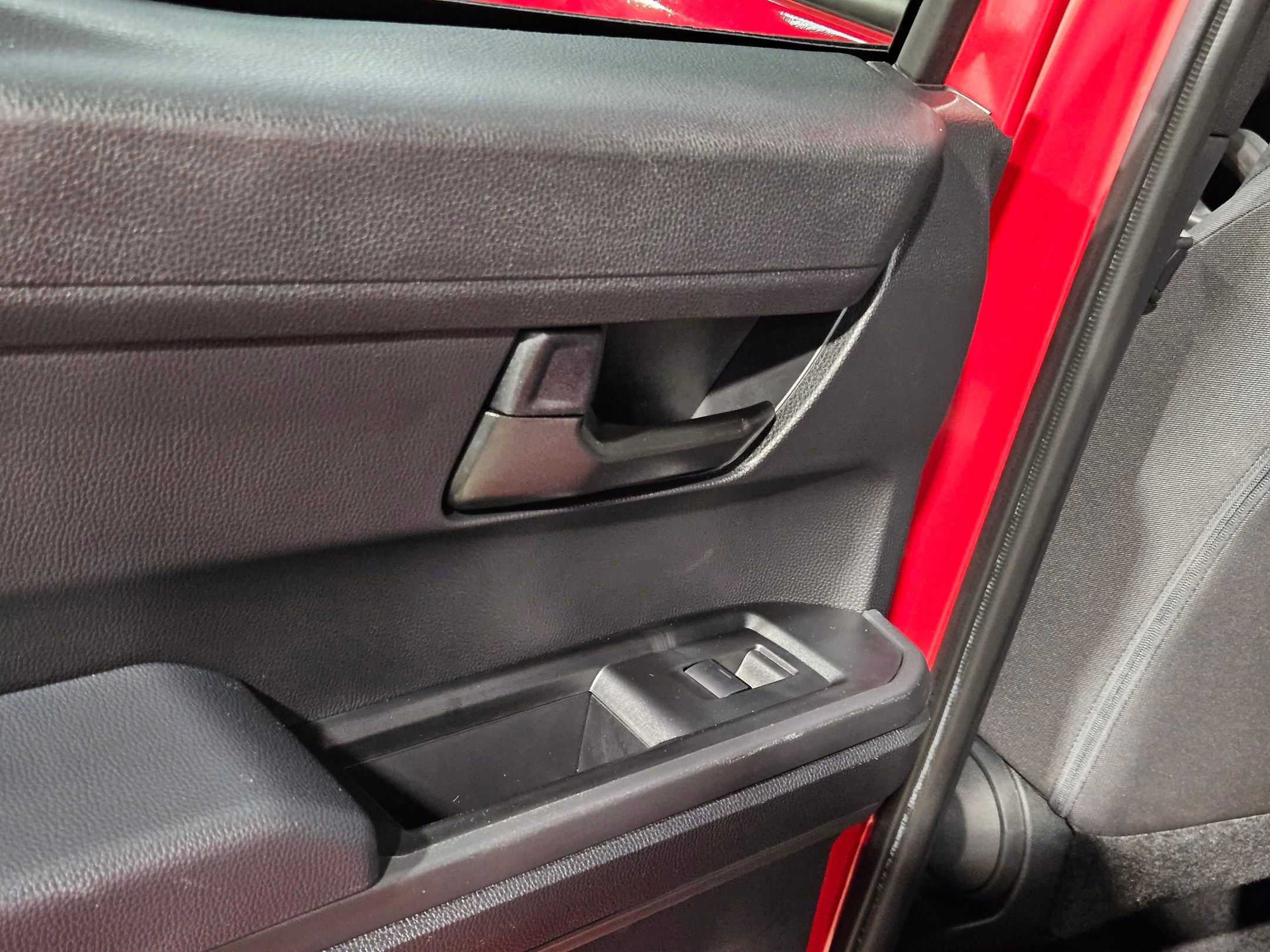 Certified 2025 Toyota Tacoma SR5 image 34