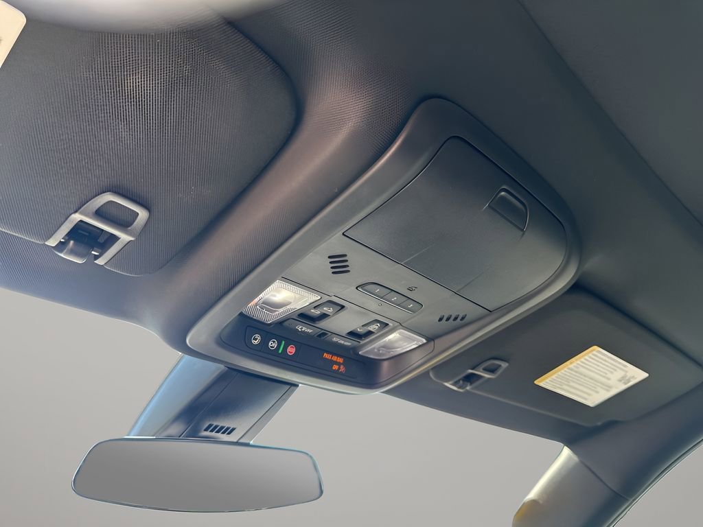 New 2025 Cadillac XT6 Luxury image 38