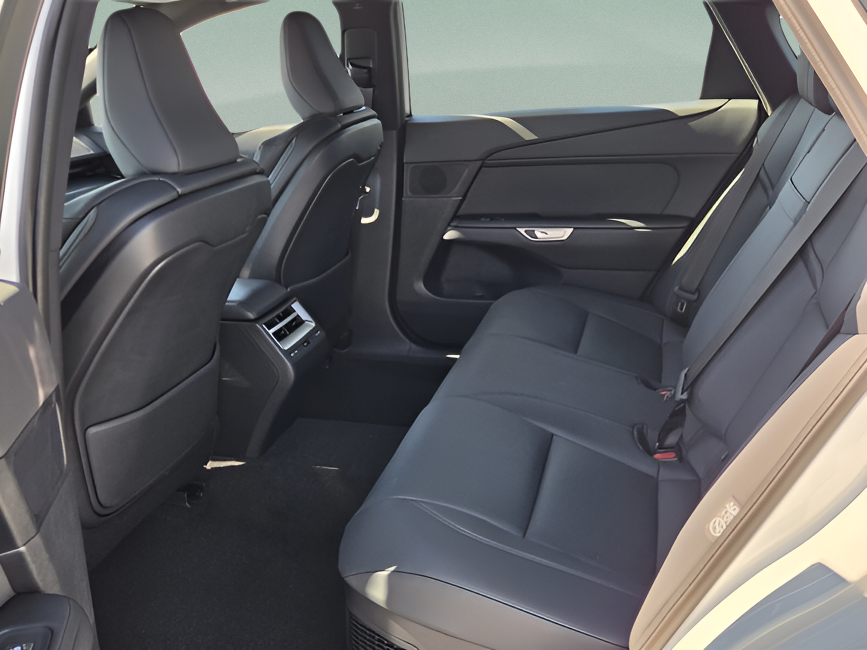 New 2026 Lexus ES 350h FWD image 13