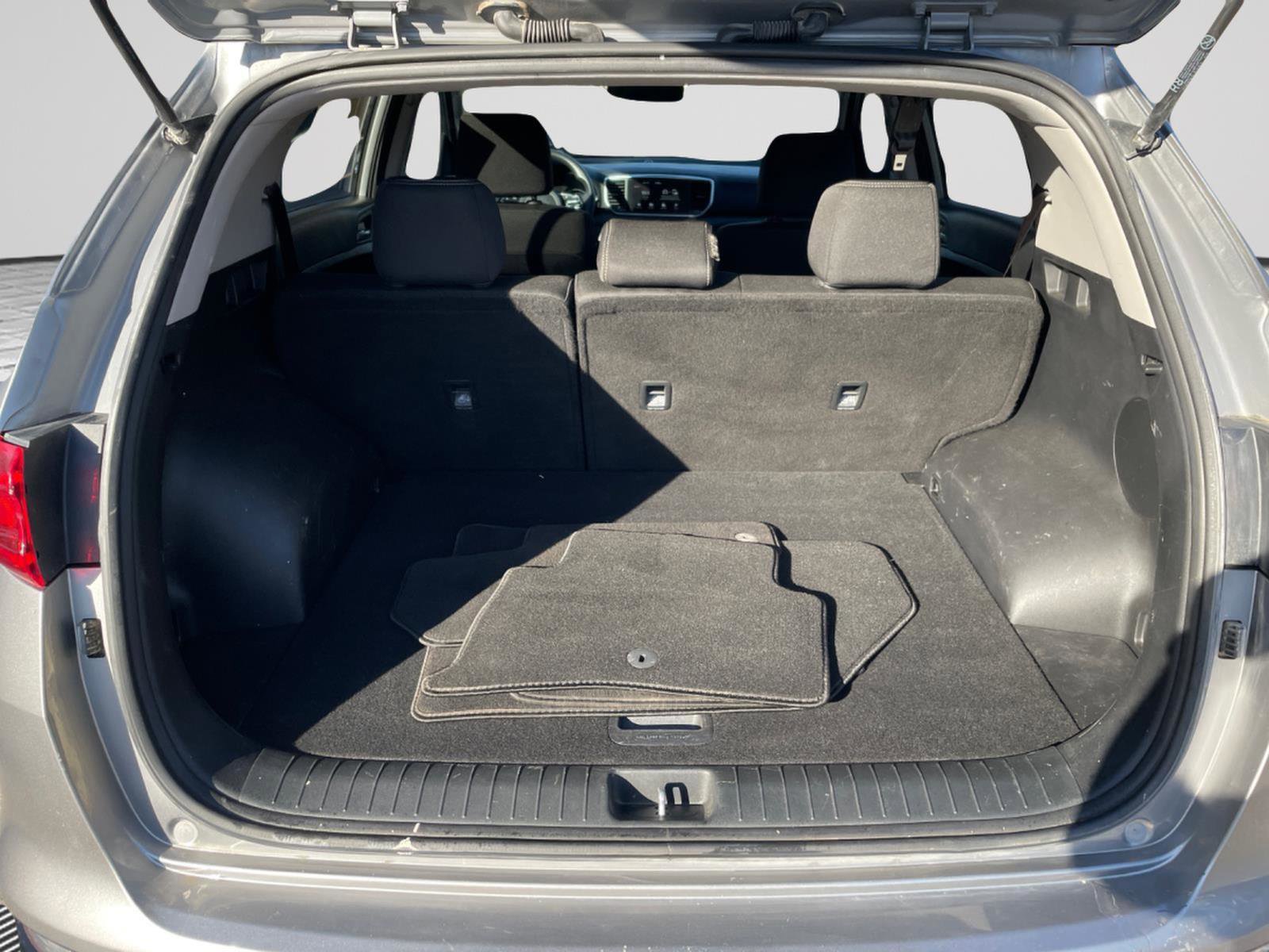 Used 2021 Kia Sportage LX image 14