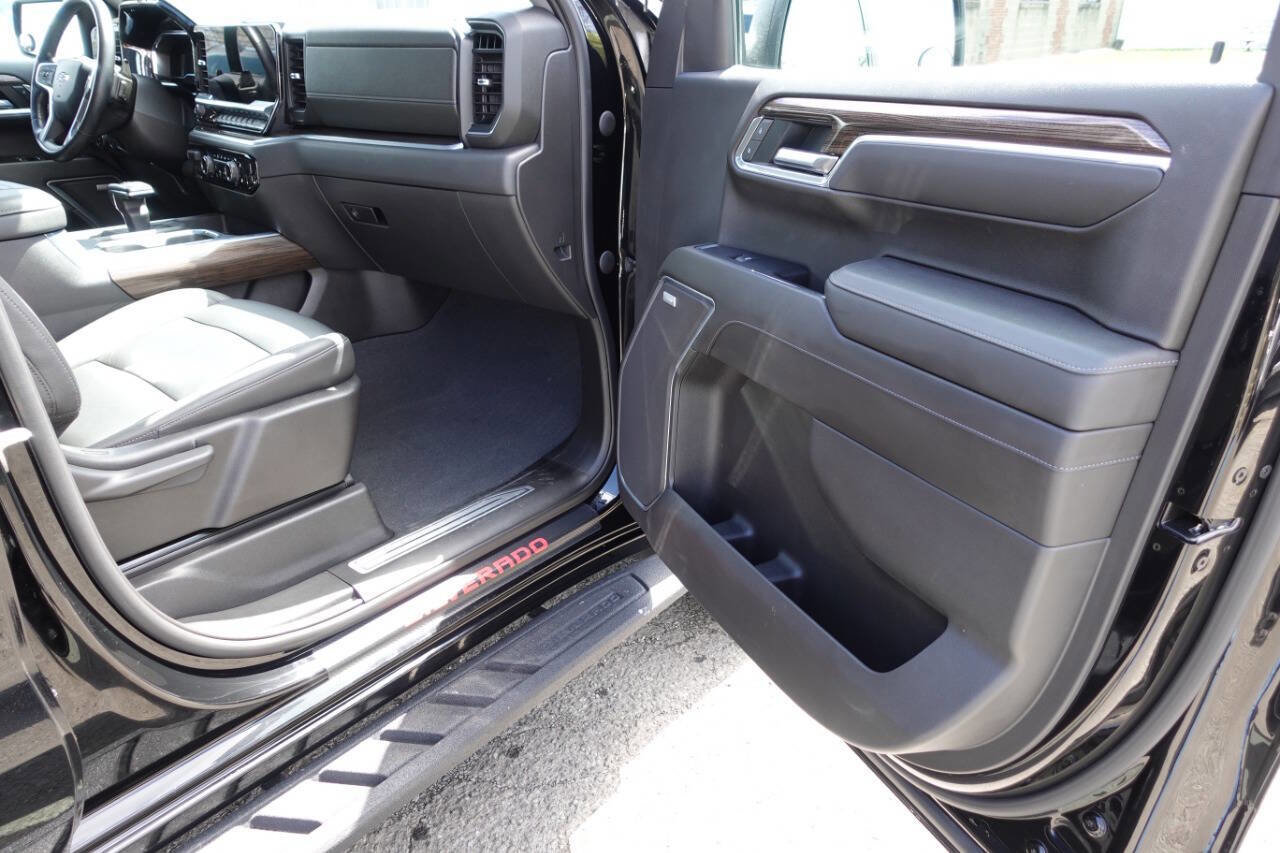 Used 2022 Chevrolet Silverado 1500 LT Trail Boss w/ LT Trail Boss Premium Package AWD/4WD image 41