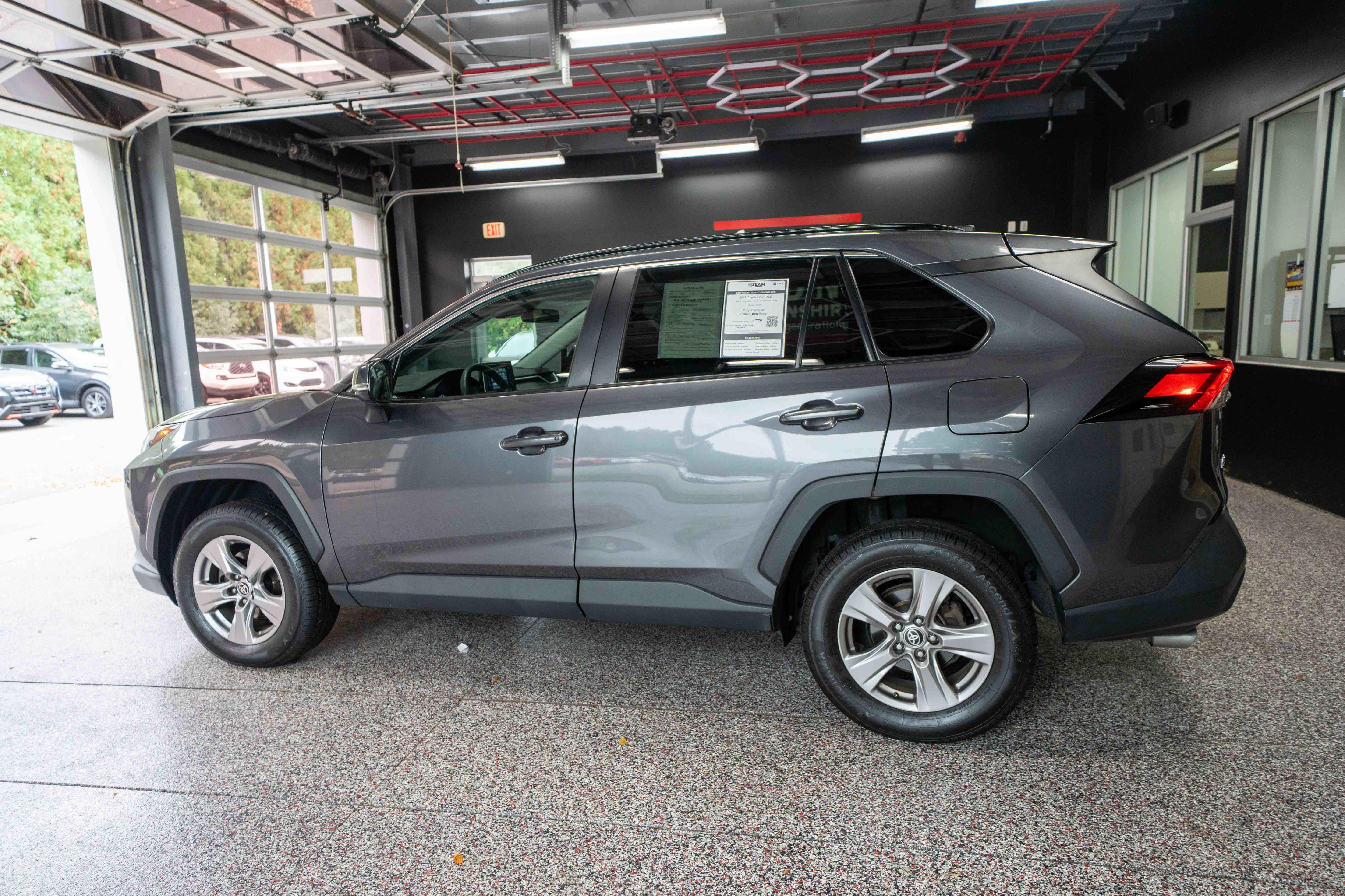 Used 2022 Toyota RAV4 XLE w/ Convenience Package AWD/4WD image 2