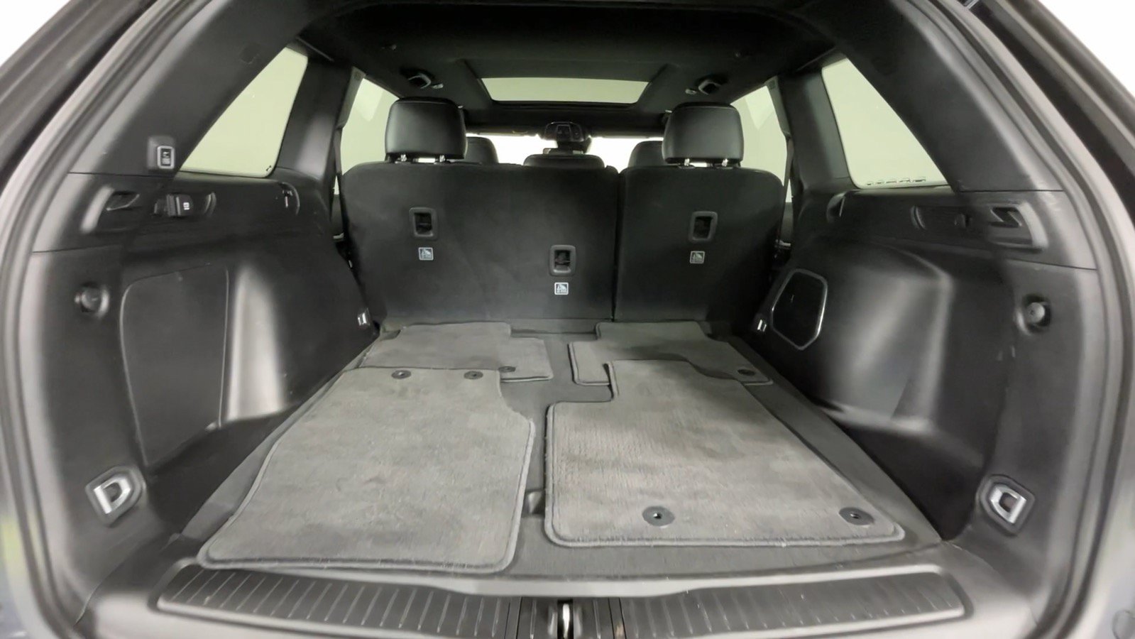 Used 2024 Jeep Grand Cherokee Limited 4xe w/ Trailer Tow Package AWD/4WD image 18