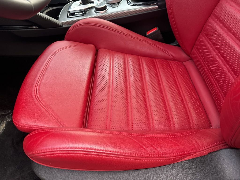 Used 2024 Alfa Romeo Stelvio Veloce image 29