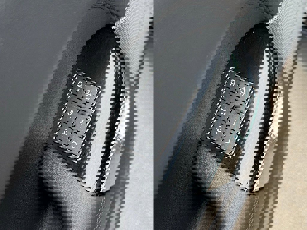 Used 2021 Land Rover Range Rover Sport HSE Silver Edition image 16