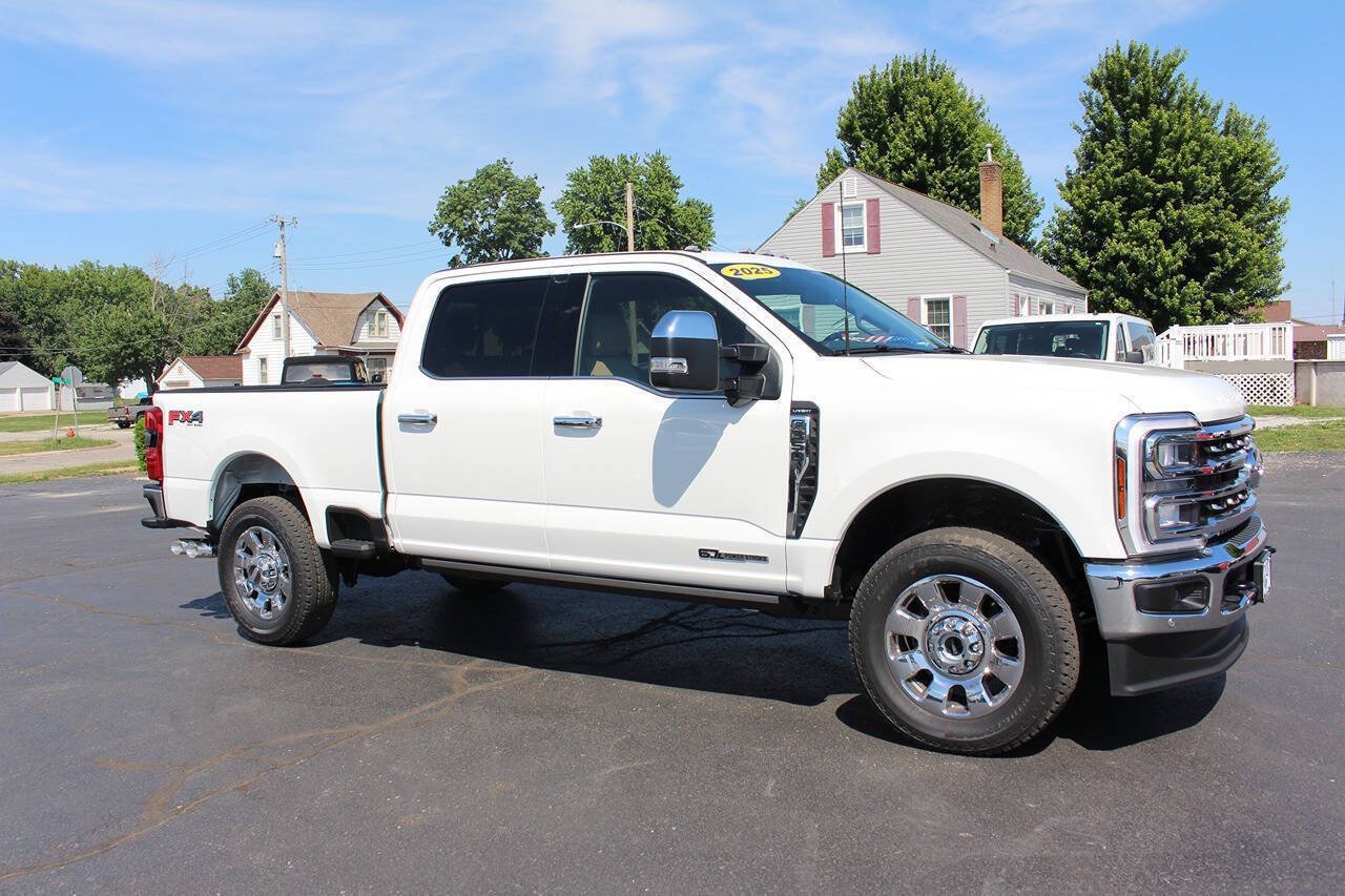 Used 2025 Ford F350 Lariat w/ Lariat Ultimate Package AWD/4WD image 3