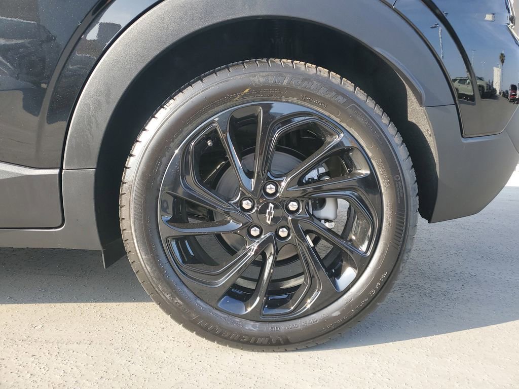 New 2027 Chevrolet Bolt RS FWD image 5