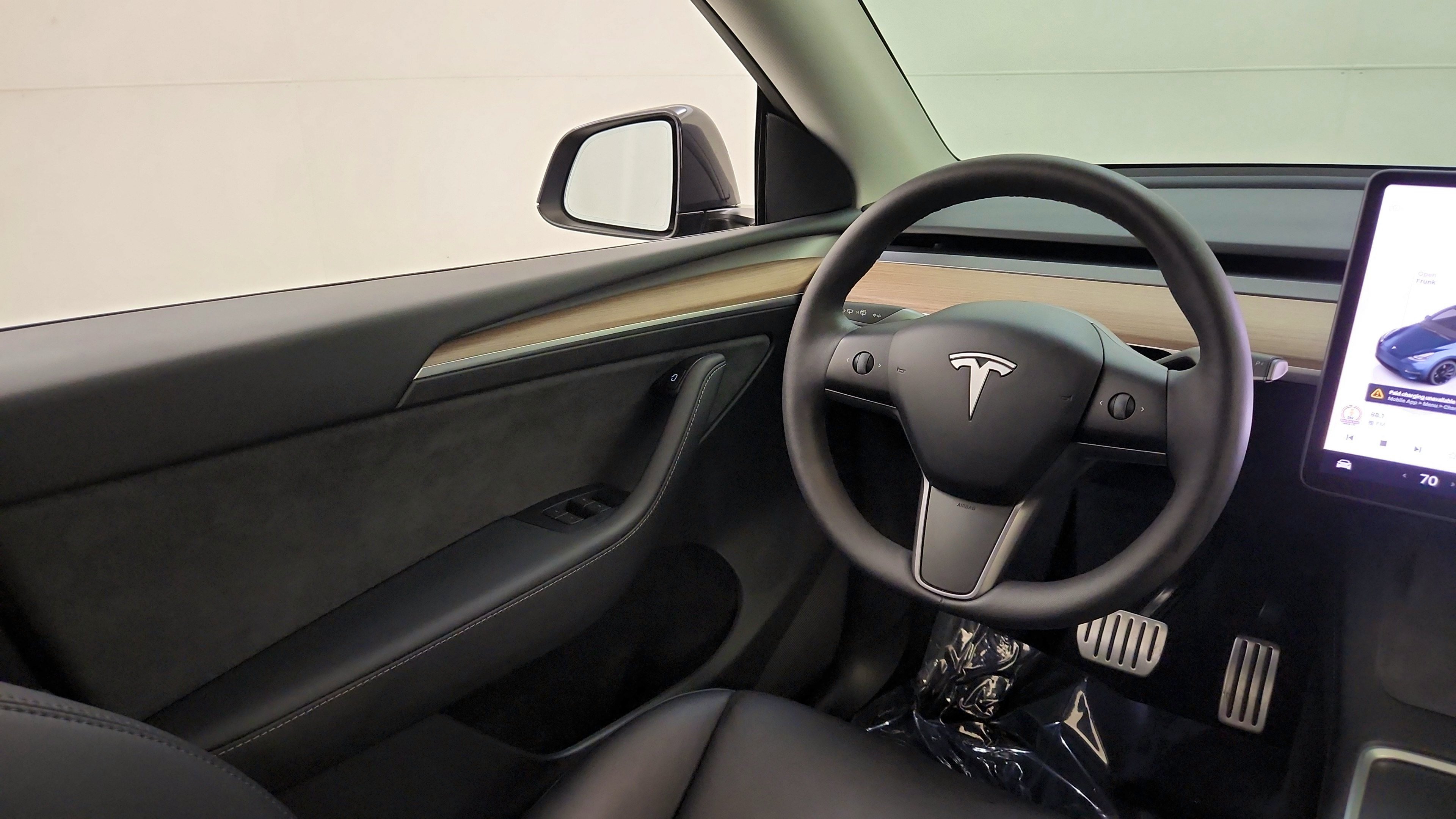 Used 2024 Tesla Model Y Performance AWD/4WD image 22