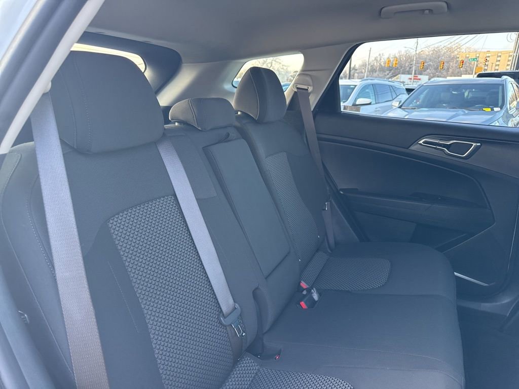 Used 2023 Kia Sportage LX image 26