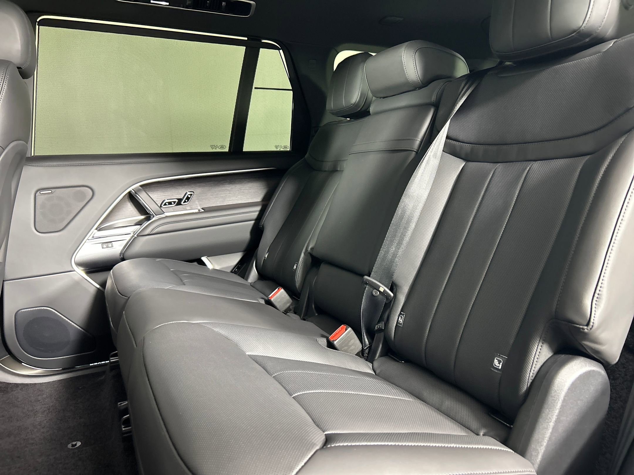 New 2025 Land Rover Range Rover Long Wheelbase SE image 19