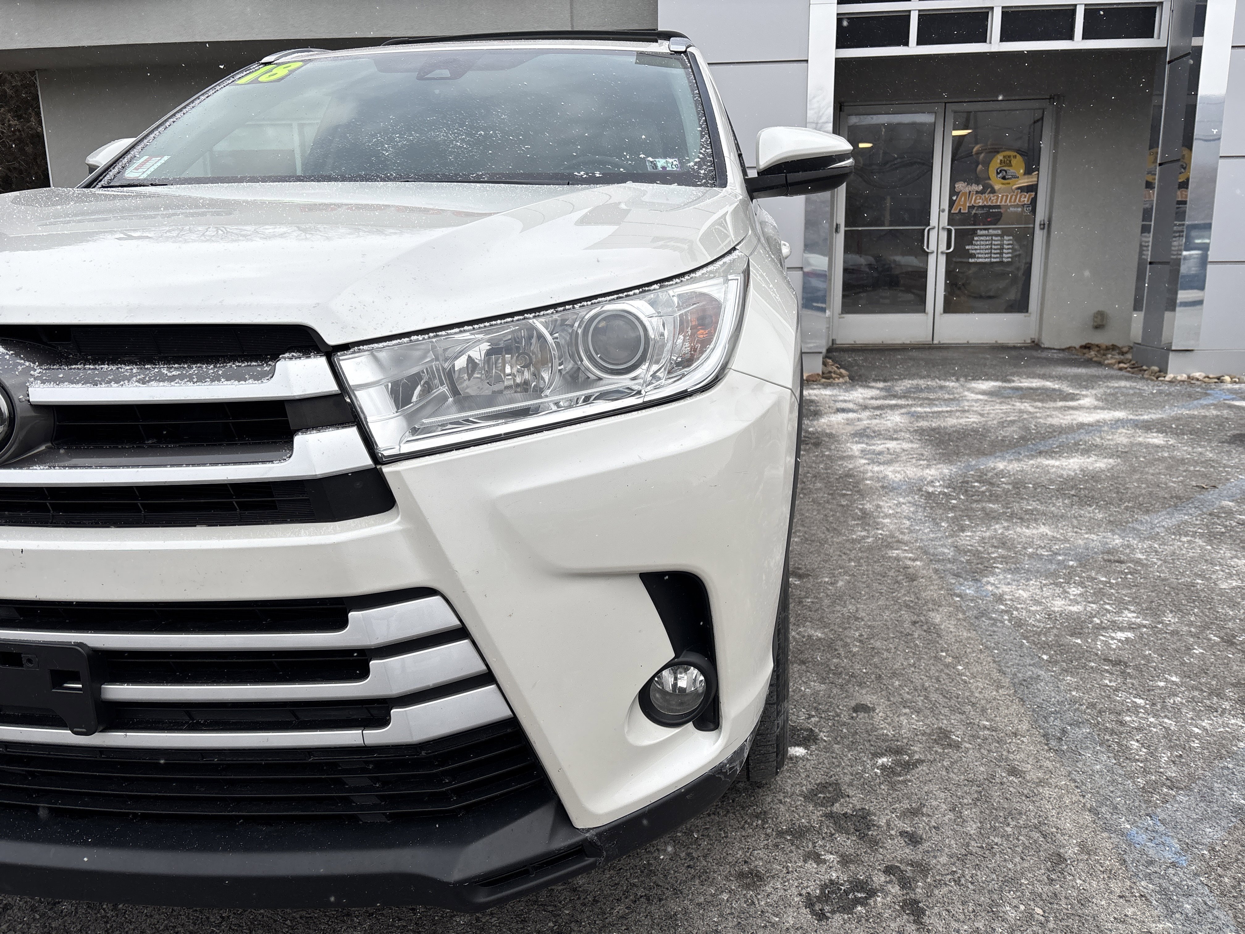 Used 2018 Toyota Highlander XLE image 10