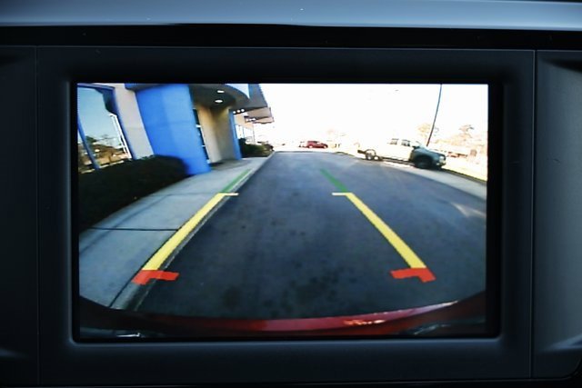 Used 2022 Chrysler Voyager LX image 36