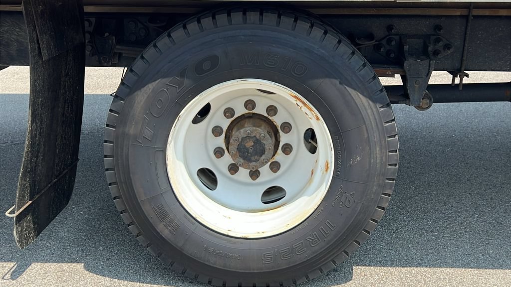Used 2017 Ford F650 2WD Regular Cab Super Duty image 32