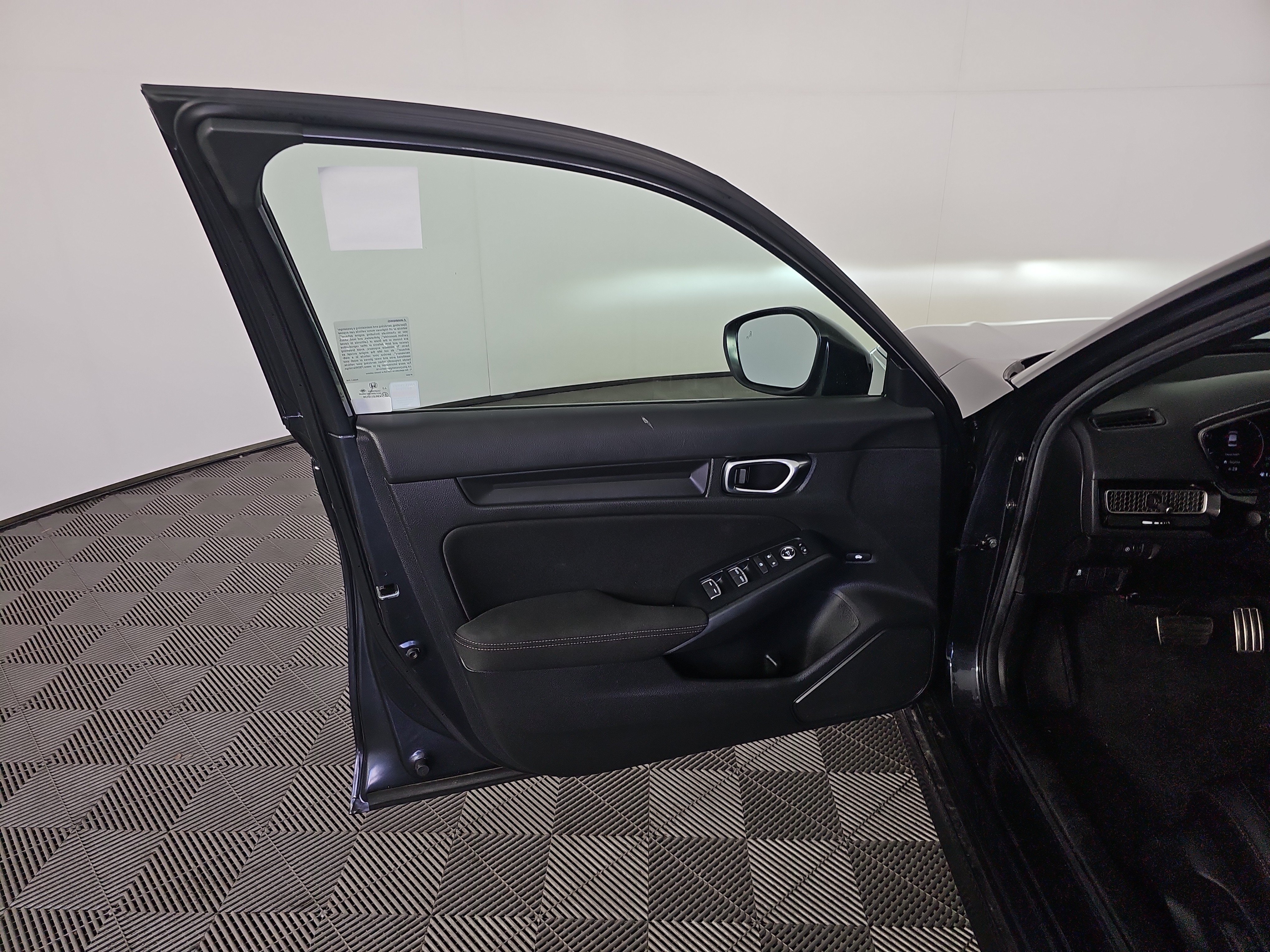 Certified 2025 Honda Civic Sport image 15