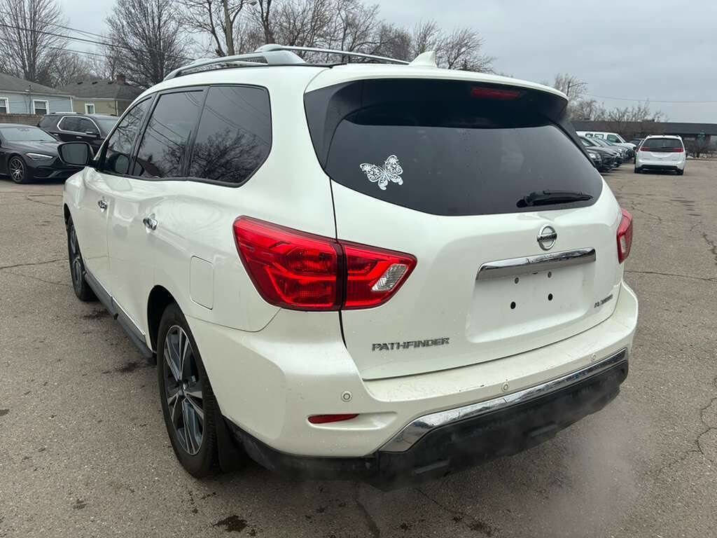 Used 2019 Nissan Pathfinder Platinum image 8