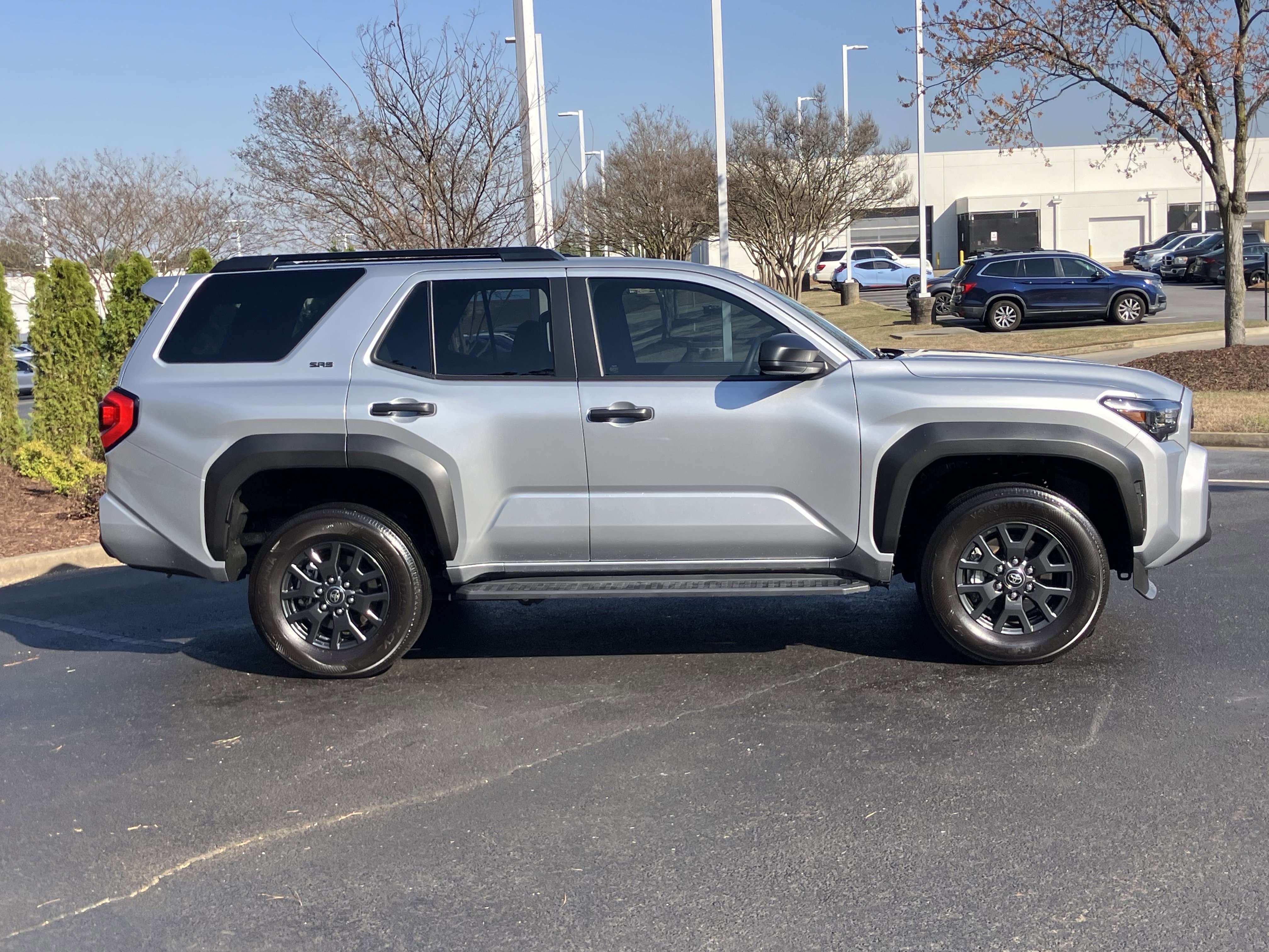 Used 2025 Toyota 4Runner SR5 AWD/4WD image 11