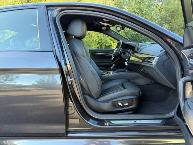 Used 2018 BMW 540i xDrive image 29
