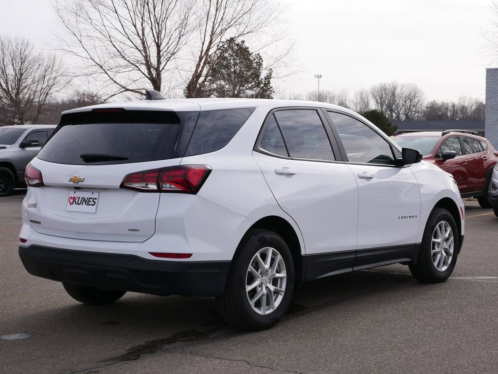 Used 2023 Chevrolet Equinox LS w/ LS Convenience Package image 7