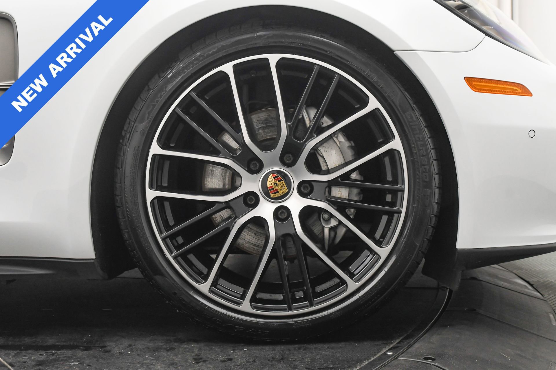 Used 2022 Porsche Panamera Platinum Edition image 34