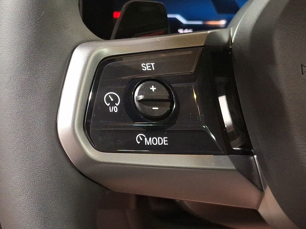 Used 2025 BMW i5 xDrive40 image 18