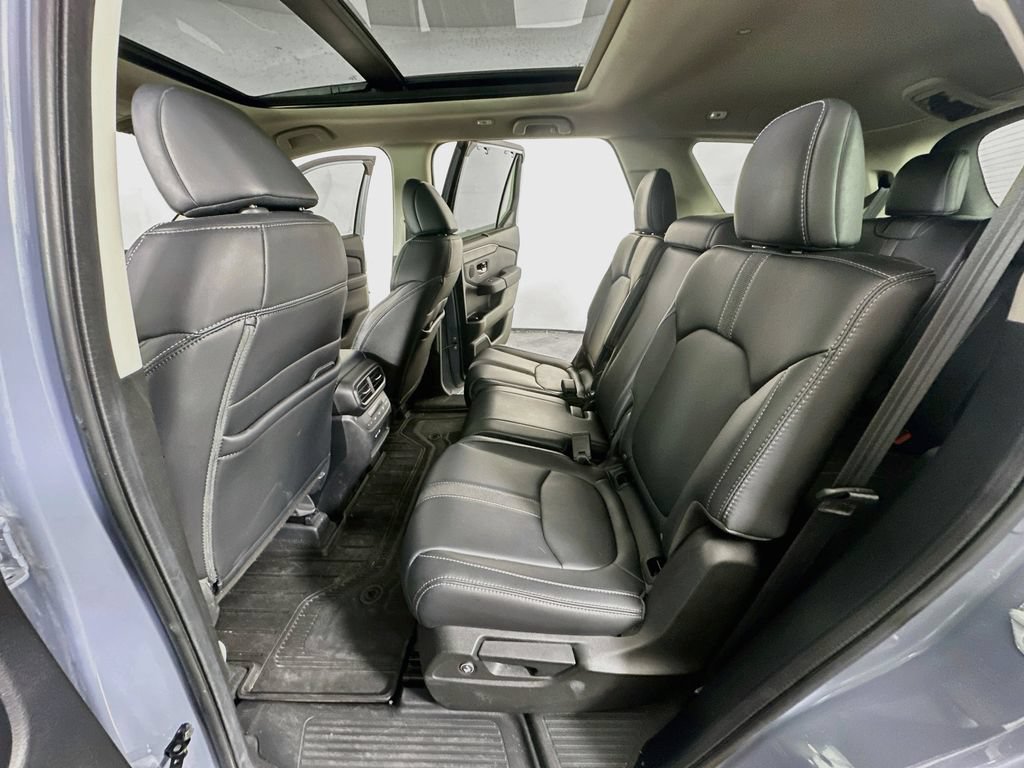 Used 2024 Honda Pilot Touring image 15
