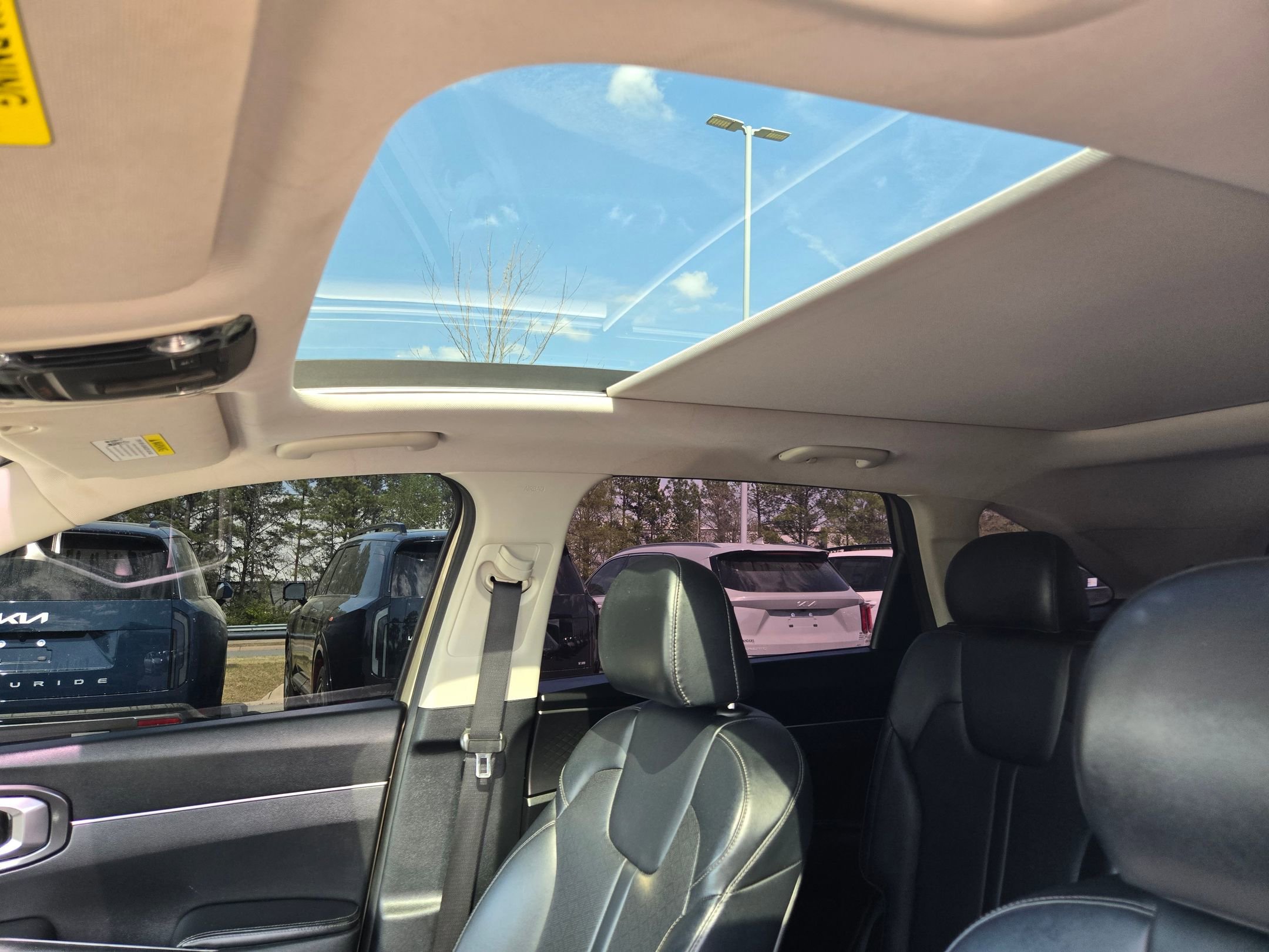 Used 2021 Kia Sorento S w/ Panoramic Sunroof Package image 25
