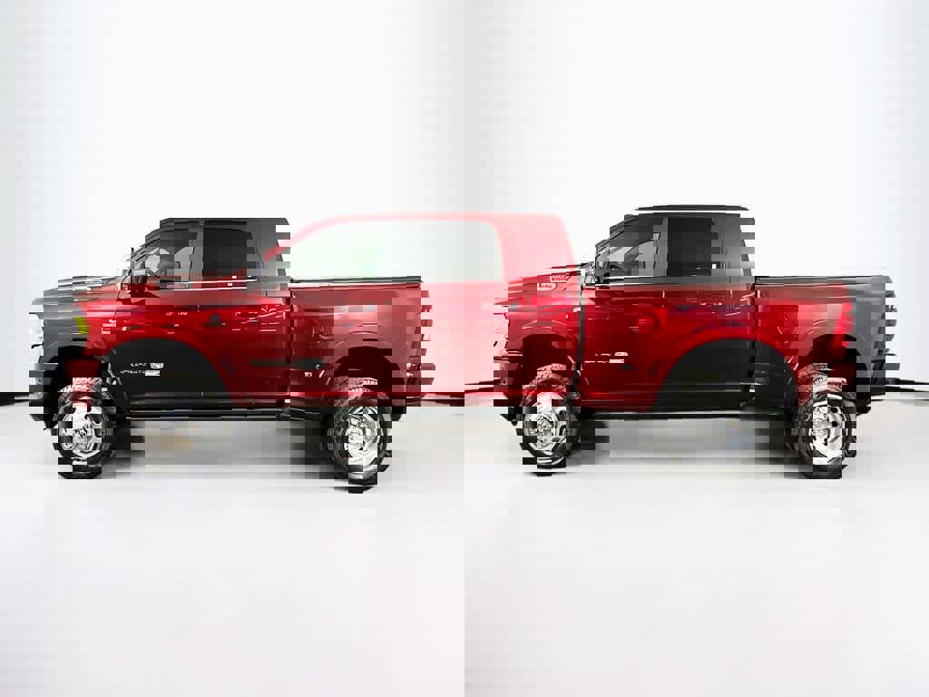 Used 2024 RAM 3500 Limited image 3