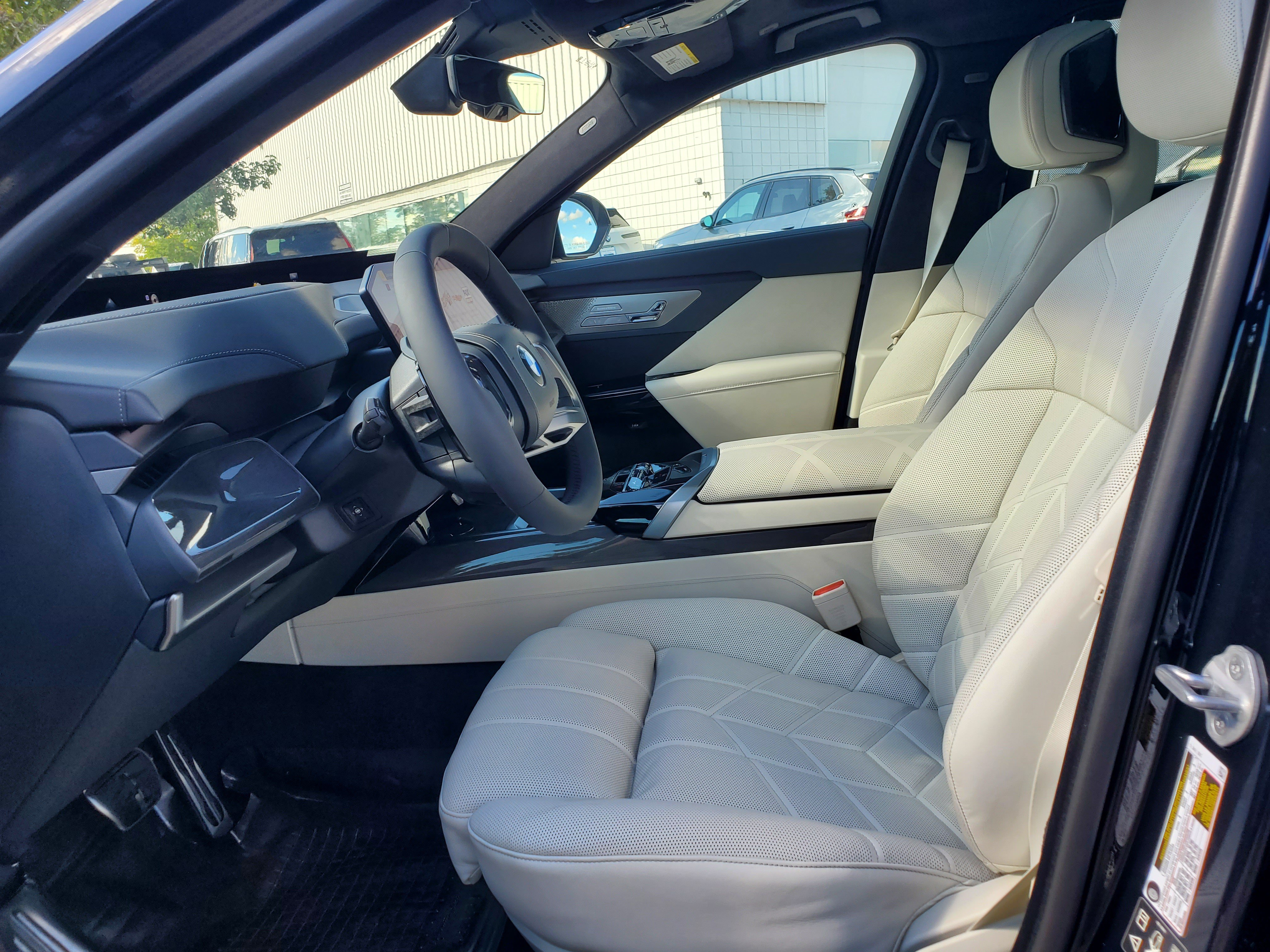 New 2027 BMW 740i xDrive w/ Executive Package AWD/4WD image 9