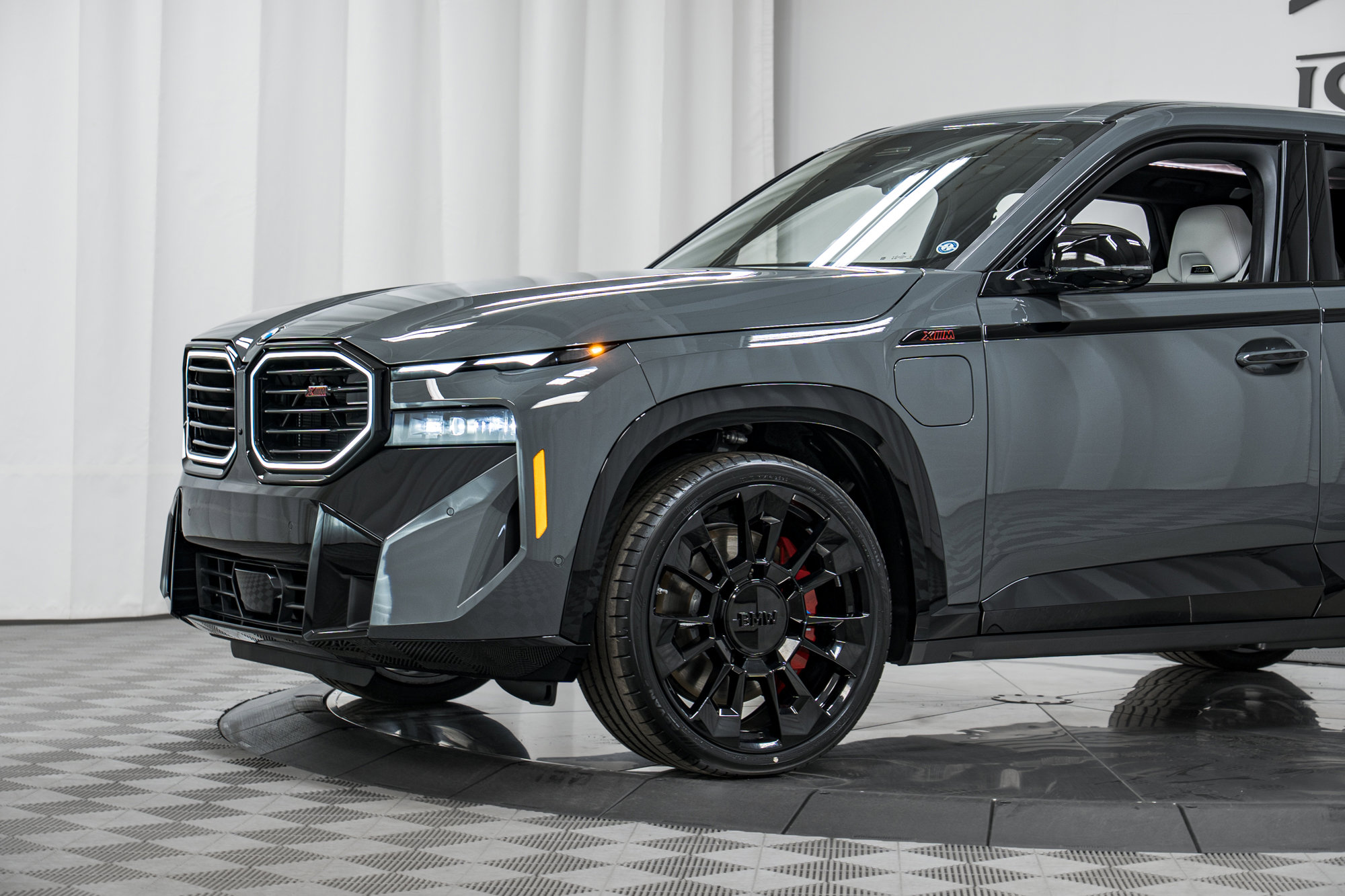 New 2026 BMW XM Label Red image 33